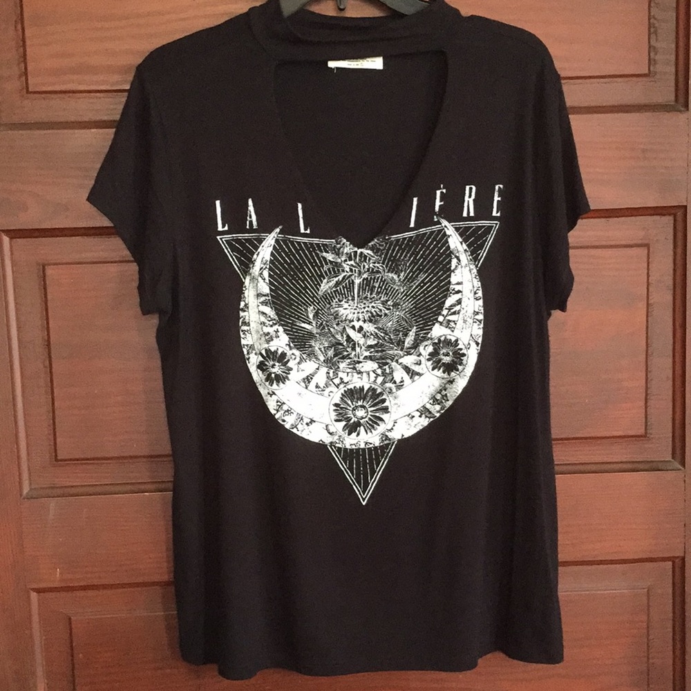 🌜Moonchild 🌛 Black v-neck